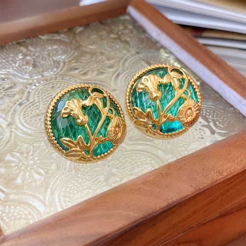 Vintage Gold Flower Circle Stud Earrings | HE12351