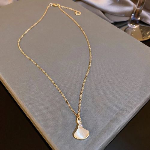 Fan Rhinestone Minimalist Gold Necklace, Pendant Necklace | HN1734